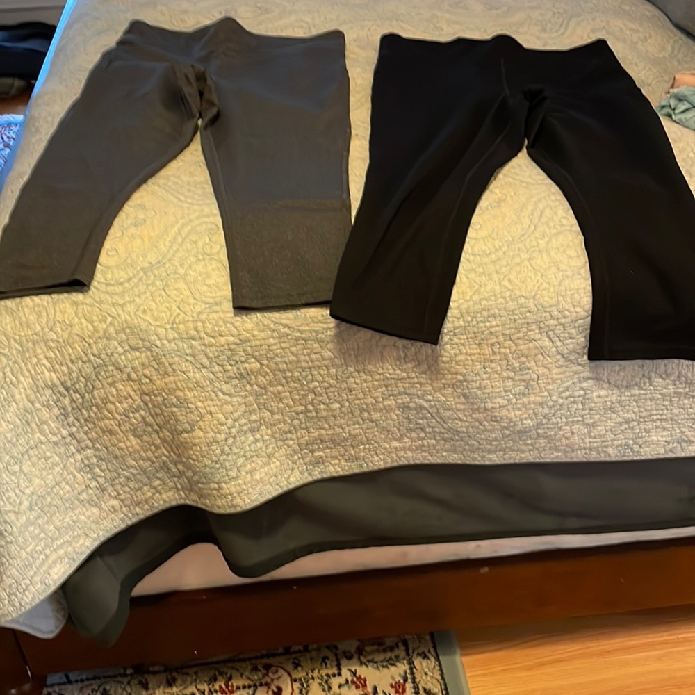 Gap fit capri compression leggings
